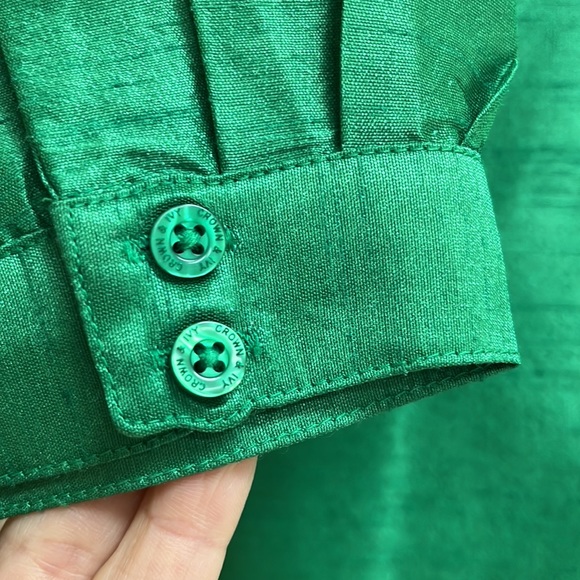 Beautiful Crown & Ivy Ruffle Neckline Blouse - Picture 4 of 8